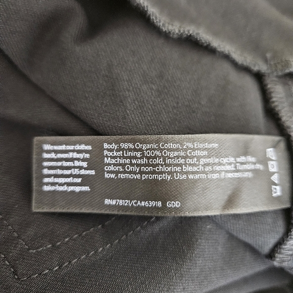 Eileen Fisher Slim Tapered Jeans Black Pleated High Rise Dark Wash Denim 28 - Picture 4 of 4